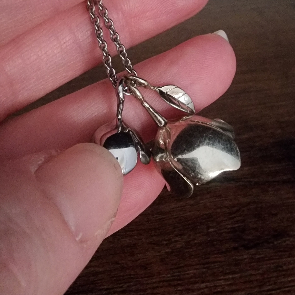 Coach Tea Rose Necklace (RARE) - Picture 4 of 7